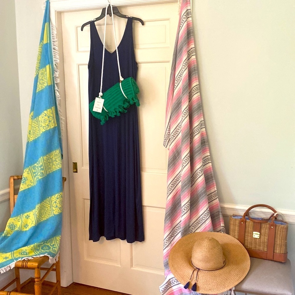 H&M Beach Towel & Carrying Strap - Picture 7 of 7